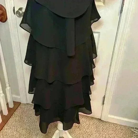 SCARLETT Black Tiered Ruffle Cocktail Dress Polyester Stretch w/ Lining. Size 8. - Picture 7 of 12
